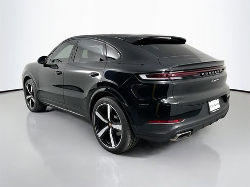 Certified 2025 Porsche Cayenne Coupe image 3