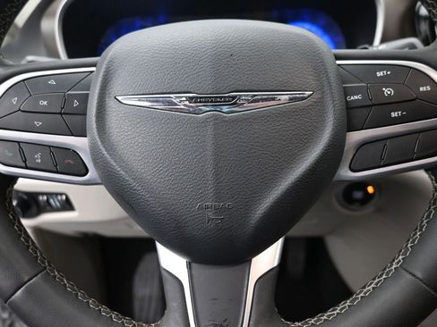 Used 2024 Chrysler Voyager LX FWD image 18
