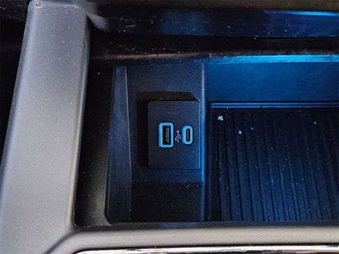 Used 2022 Ford F250 Lariat w/ Lariat Value Package image 27