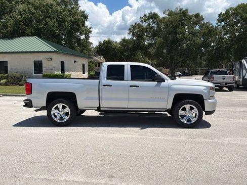 Used 2017 Chevrolet Silverado 1500 Custom w/ Custom Convenience Package RWD image 6