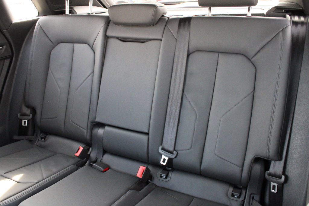 Used 2024 Audi Q3 2.0T Premium w/ Convenience Package AWD/4WD image 22