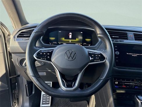 Used 2023 Volkswagen Tiguan SE R-Line image 23