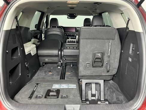 Used 2024 Kia Carnival EX FWD image 29