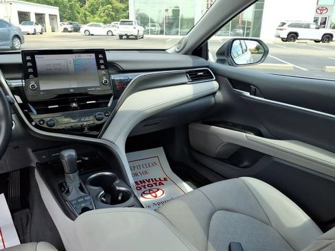 Used 2022 Toyota Camry XSE w/ Navigation Package FWD image 11