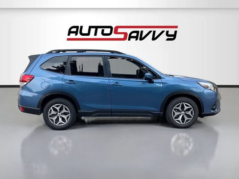 Used 2024 Subaru Forester Premium AWD/4WD image 8
