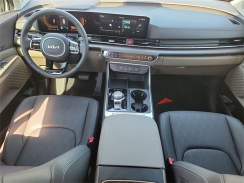 New 2026 Kia Carnival EX image 14