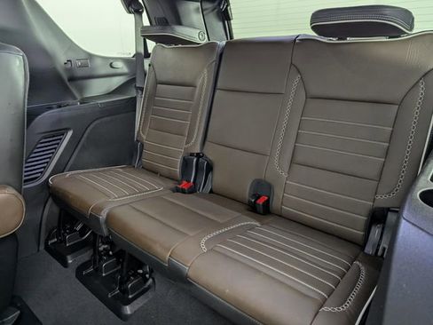 Used 2025 GMC Yukon Denali Ultimate image 19