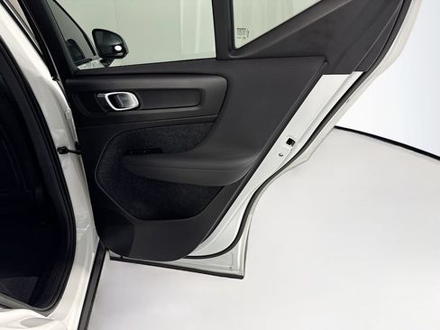 Used 2023 Volvo XC40 B5 Ultimate AWD/4WD image 27