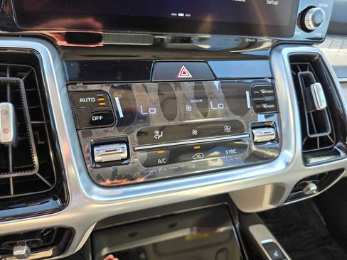 Used 2022 Kia Sorento SX AWD/4WD image 31