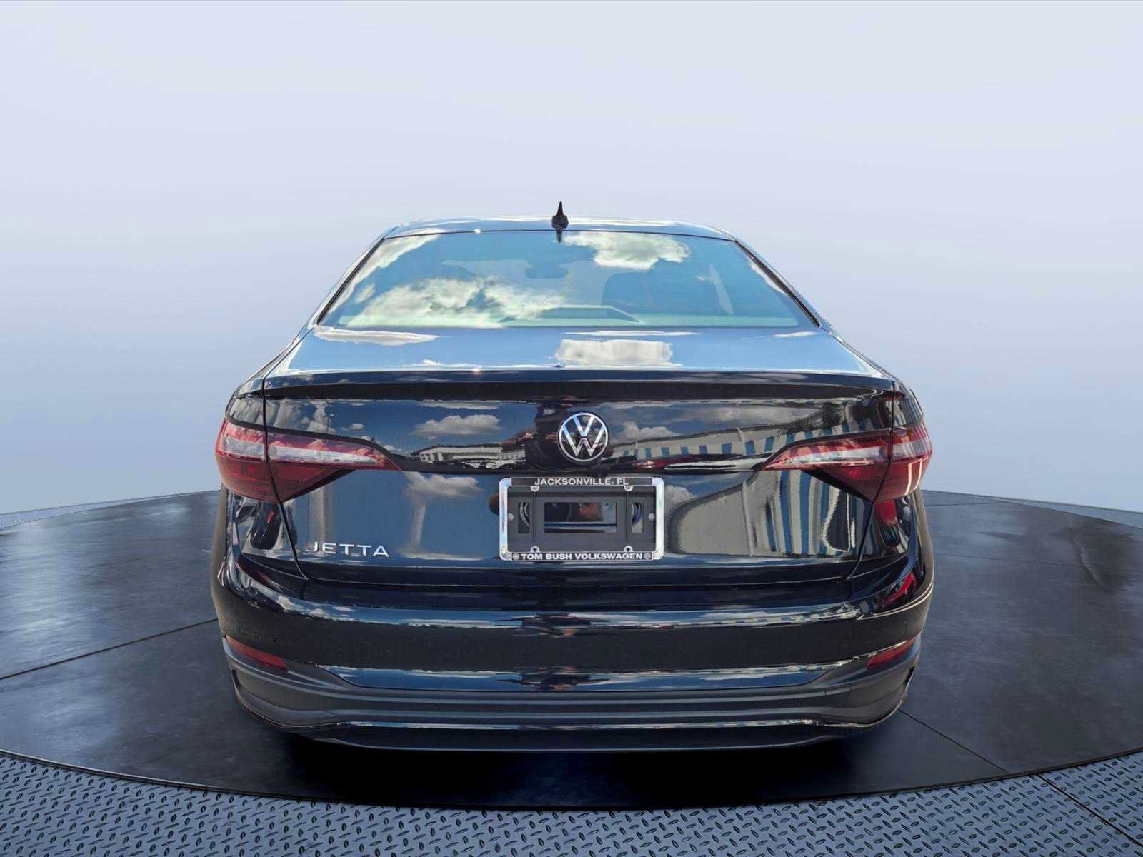 Used 2024 Volkswagen Jetta Sport FWD image 4