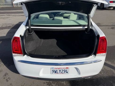Used 2016 Chrysler 300 Limited image 27