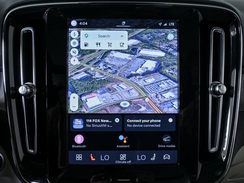 Used 2024 Volvo XC40 B5 Ultimate w/ Protection Package Premier image 17