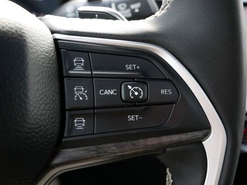 Used 2024 Jeep Grand Cherokee L Limited w/ Luxury Tech Group II AWD/4WD image 32