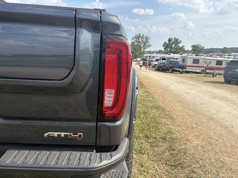 Used 2020 GMC Sierra 1500 AT4 w/ AT4 Premium Package AWD/4WD image 14