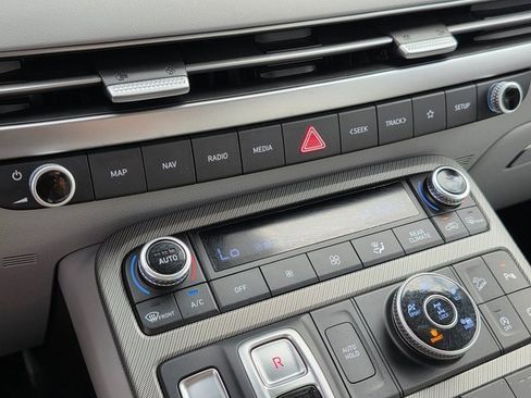 Certified 2024 Hyundai Palisade SEL image 30