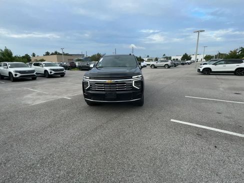 Used 2025 Chevrolet Tahoe Premier AWD/4WD image 3