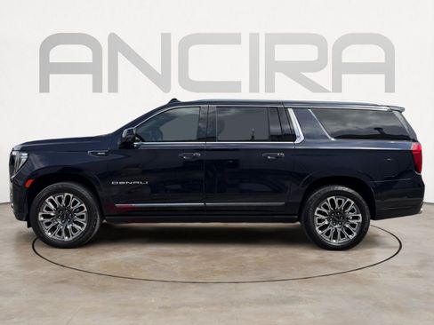Used 2023 GMC Yukon XL Denali Ultimate AWD/4WD image 7