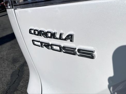 Used 2025 Toyota Corolla Cross L FWD image 9