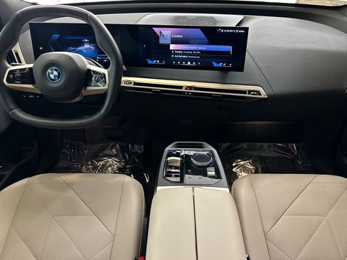 Used 2024 BMW iX xDrive50 w/ Sport Package AWD/4WD image 16
