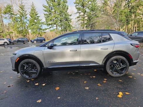 New 2026 Chevrolet Equinox EV RS image 8