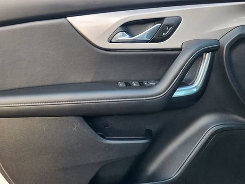 Used 2025 Chevrolet Blazer LT FWD image 22