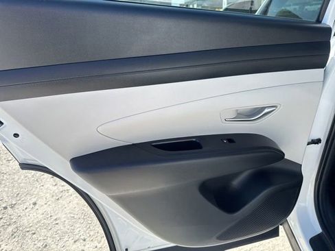 Used 2025 Hyundai Tucson SE FWD image 16