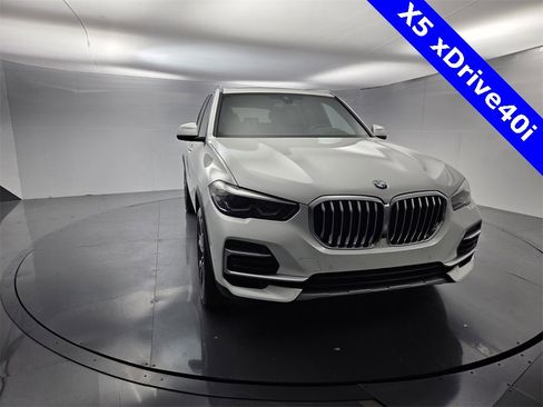 Used 2023 BMW X5 xDrive40i w/ Premium Package image 5