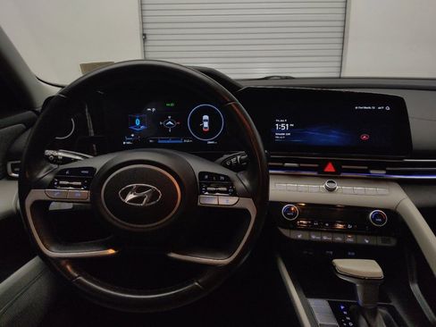 Used 2023 Hyundai Elantra Limited image 22