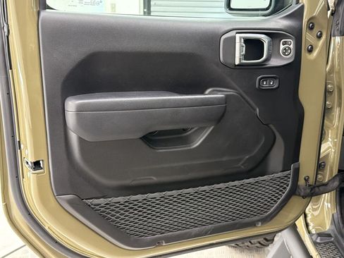 Used 2025 Jeep Wrangler Unlimited Sport AWD/4WD image 13
