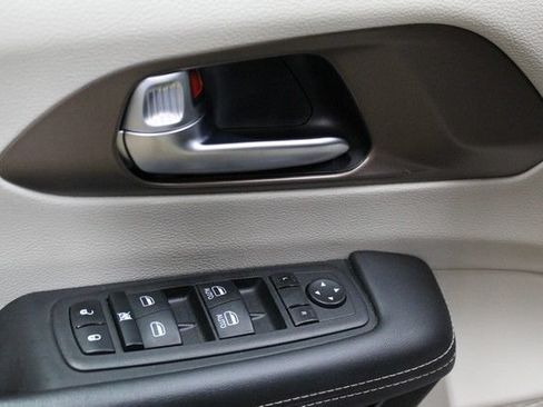 Used 2023 Chrysler Voyager LX FWD image 16