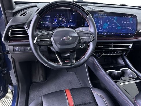 Used 2024 Chevrolet Traverse RS image 21