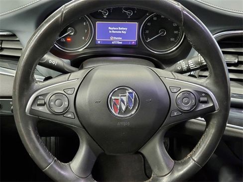 Used 2020 Buick Enclave Essence image 19