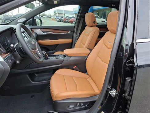 New 2025 Cadillac XT5 Premium Luxury image 9