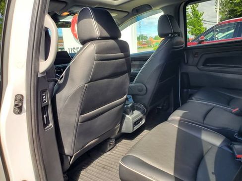 Used 2023 Honda Odyssey Elite image 11
