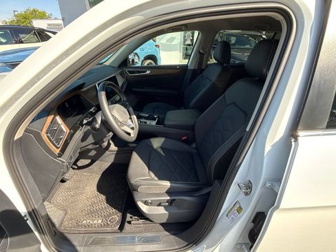 Used 2026 Volkswagen Atlas SE w/ Black Wheel Package AWD/4WD image 11