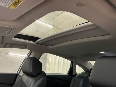 Used 2023 Honda Accord Touring image 16