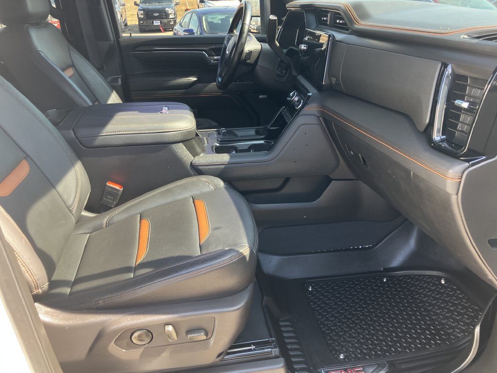 Used 2024 GMC Sierra 2500 AT4 AWD/4WD image 16