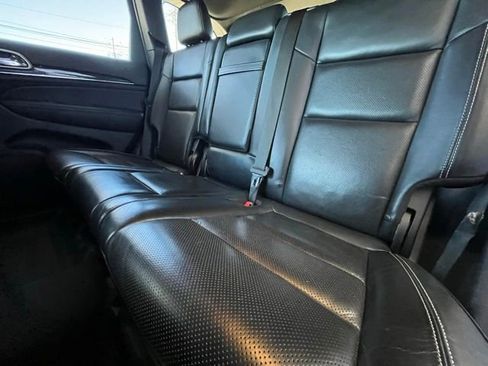 Used 2017 Jeep Grand Cherokee Overland image 27