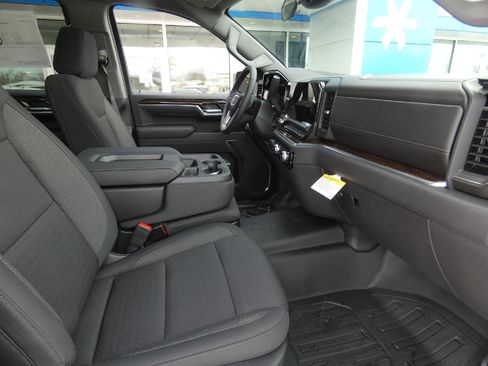 New 2026 GMC Sierra 1500 SLE w/ X31 Off-Road Package image 17