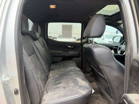 Used 2022 Toyota Tacoma TRD Off-Road w/ TRD Premium Off Road Package AWD/4WD image 21
