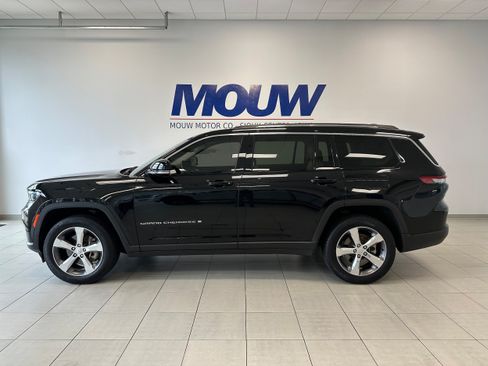 Used 2021 Jeep Grand Cherokee L Limited AWD/4WD image 1