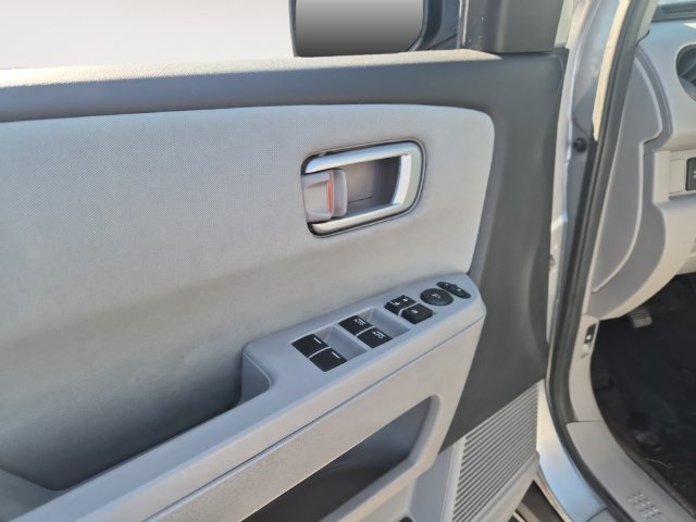Used 2010 Honda Pilot LX image 10