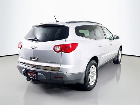 Used 2009 Chevrolet Traverse LT FWD image 6