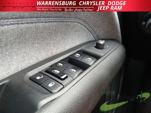 Used 2024 Jeep Compass Latitude AWD/4WD image 31
