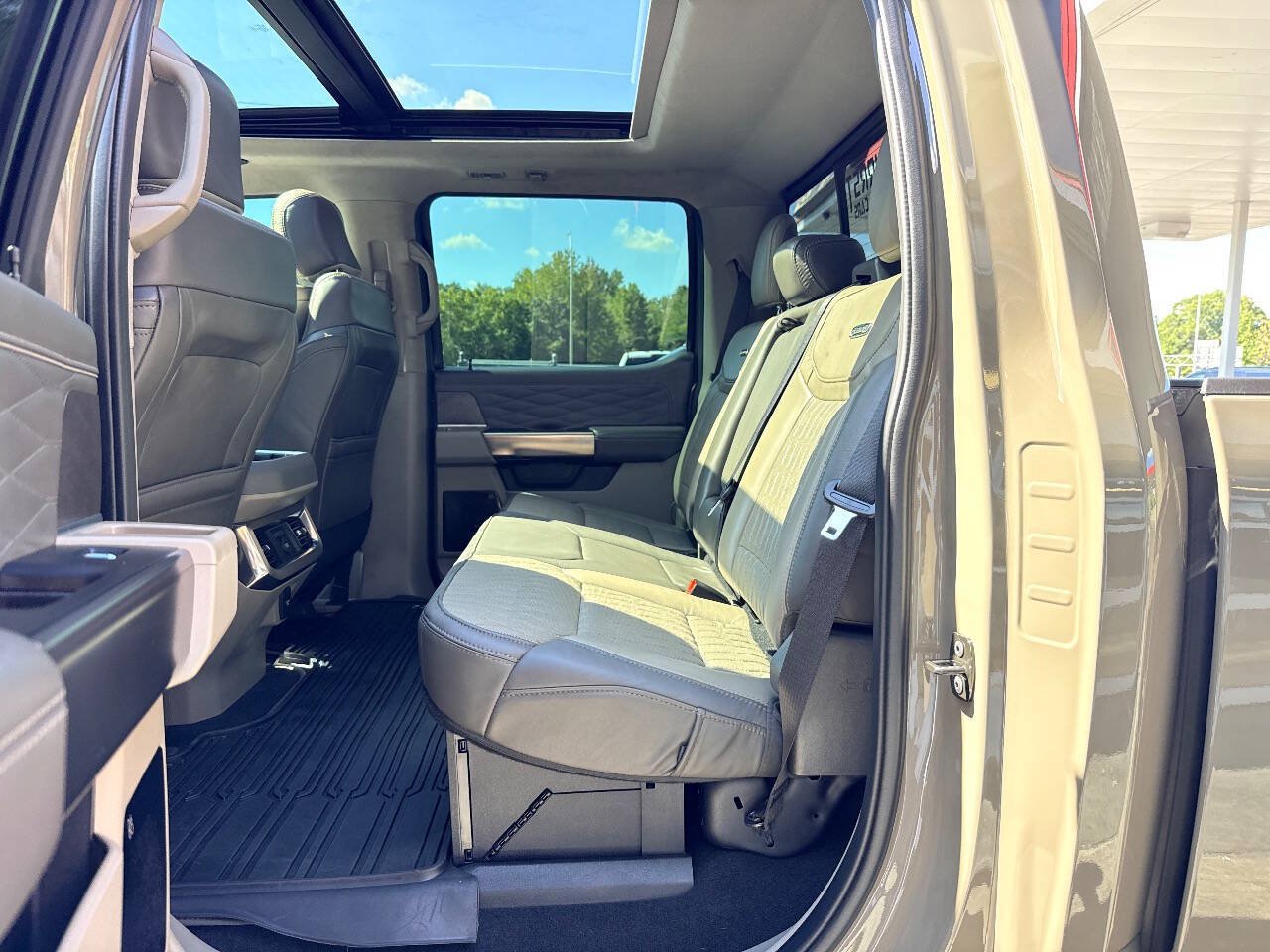 Used 2026 Ford F450 Platinum w/ Platinum Plus Package AWD/4WD image 38