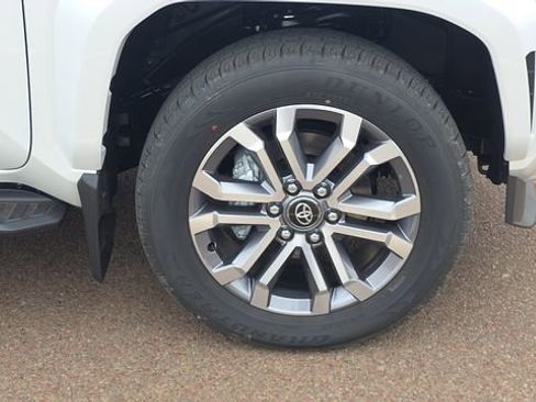 New 2026 Toyota 4Runner Limited AWD/4WD image 32