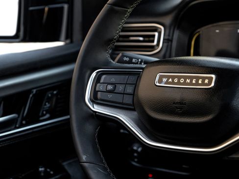 Used 2024 Jeep Wagoneer Series II w/ Convenience Group I image 21