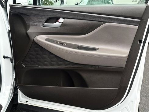 Used 2019 Hyundai Santa Fe SE image 11