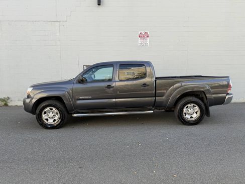 Used 2011 Toyota Tacoma 4x4 Double Cab w/ SR5 Pkg #2 image 4