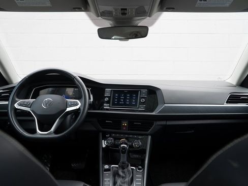 Certified 2024 Volkswagen Jetta SE w/ Panoramic Sunroof Package image 21